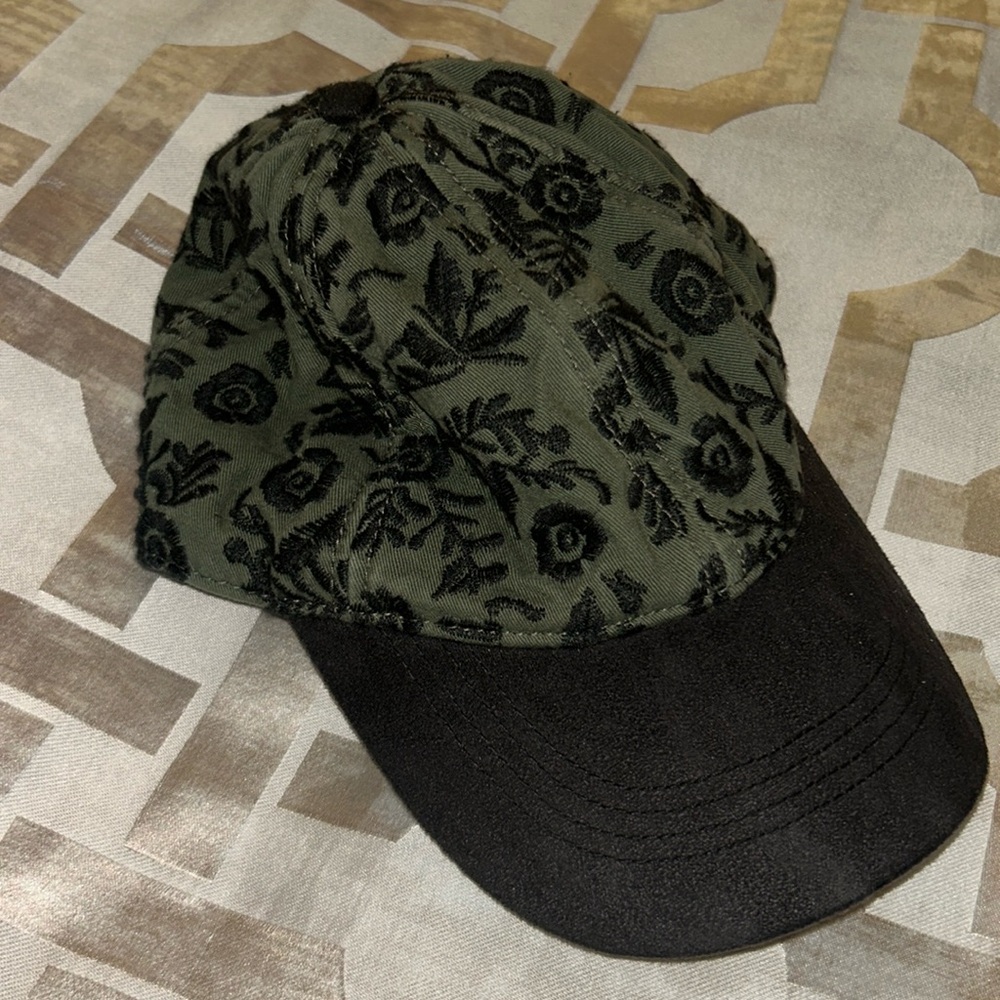 Barely used Lucky Brand baseball cap